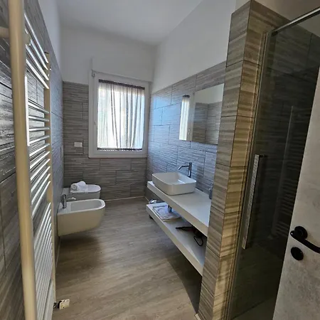 Libra - Near Train Station & Wi-fi Arezzo